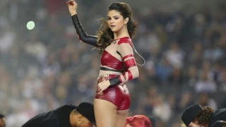 Selena gomez seksi canlı performans hd - yavaşla