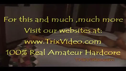 Üç genç kız ve mutlu bir babalar günü dörtlü