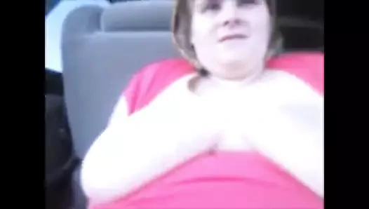 Eş sikikleri yabancılar içinde araba ve alır büyük kedi Creampie