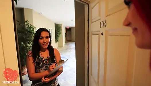 Düzgün vücutlu amcık siri porno yıldızı dili minik memeli Sinn Sage'i sikiyor!