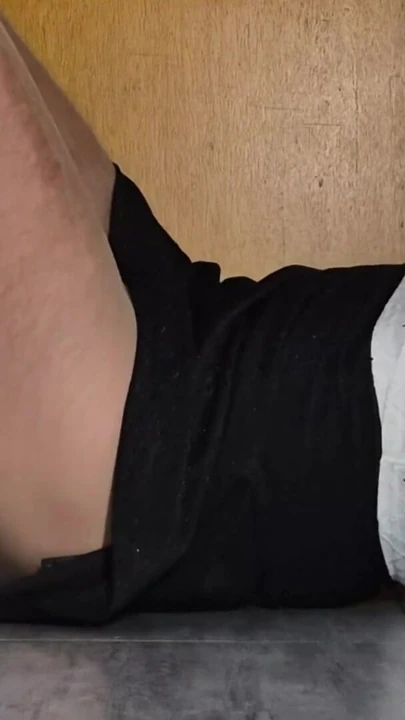 Sevimli femboy xunami tatlı siyah eteğiyle seni tahrik etmeye çalışıyor | Klip 1