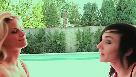 Çılgın genç lezbiyenler makaslıyor