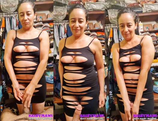 SEXY HOUSEWIFE WITH BEAUTIFUL TITS DOES A HOT DANCE