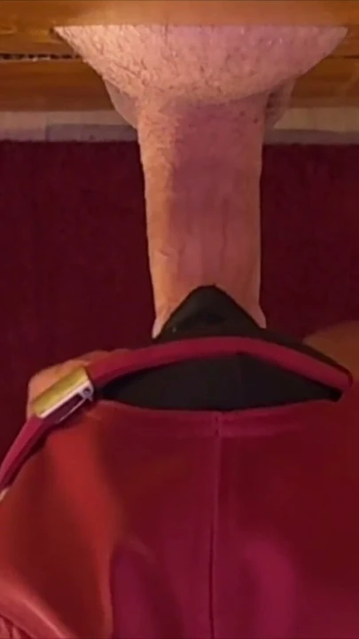 Altın gloryhole'da yarak - kalın, sünnetsiz | Klip 1
