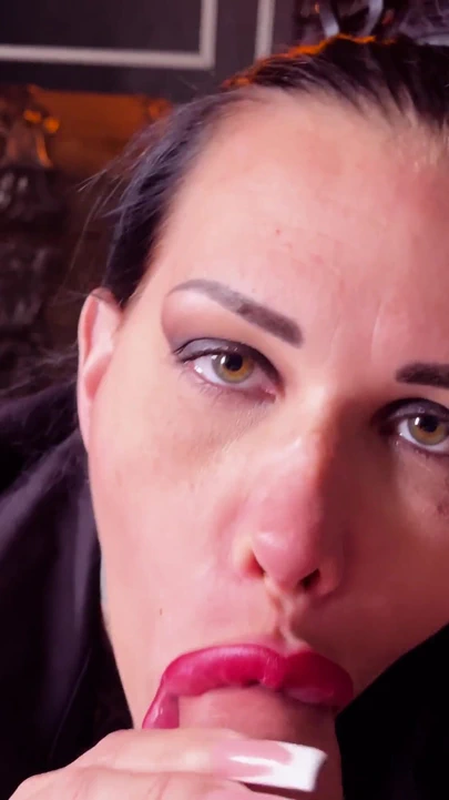 Göğüsler Göster & Sadece Deepthroat, BJ Yok