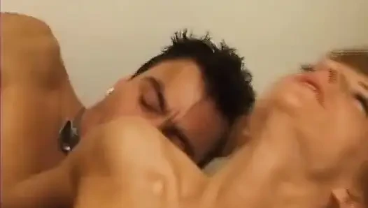 Almanya'dan minyon hatun yüzüne büyük döl alıyor