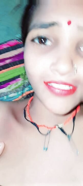 Seksi evli kadın sert seks için çaresiz, Hintli öpüşen olgun orta yaşlı seksi kadın karşı koyamıyor