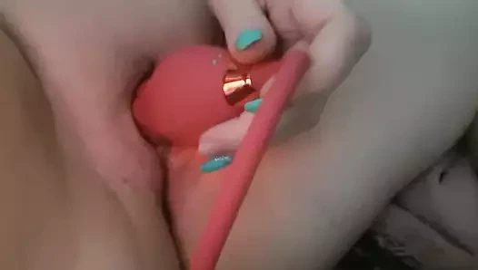 Oyuncağımı kullandıktan sonra amım sırılsıklam oluyor