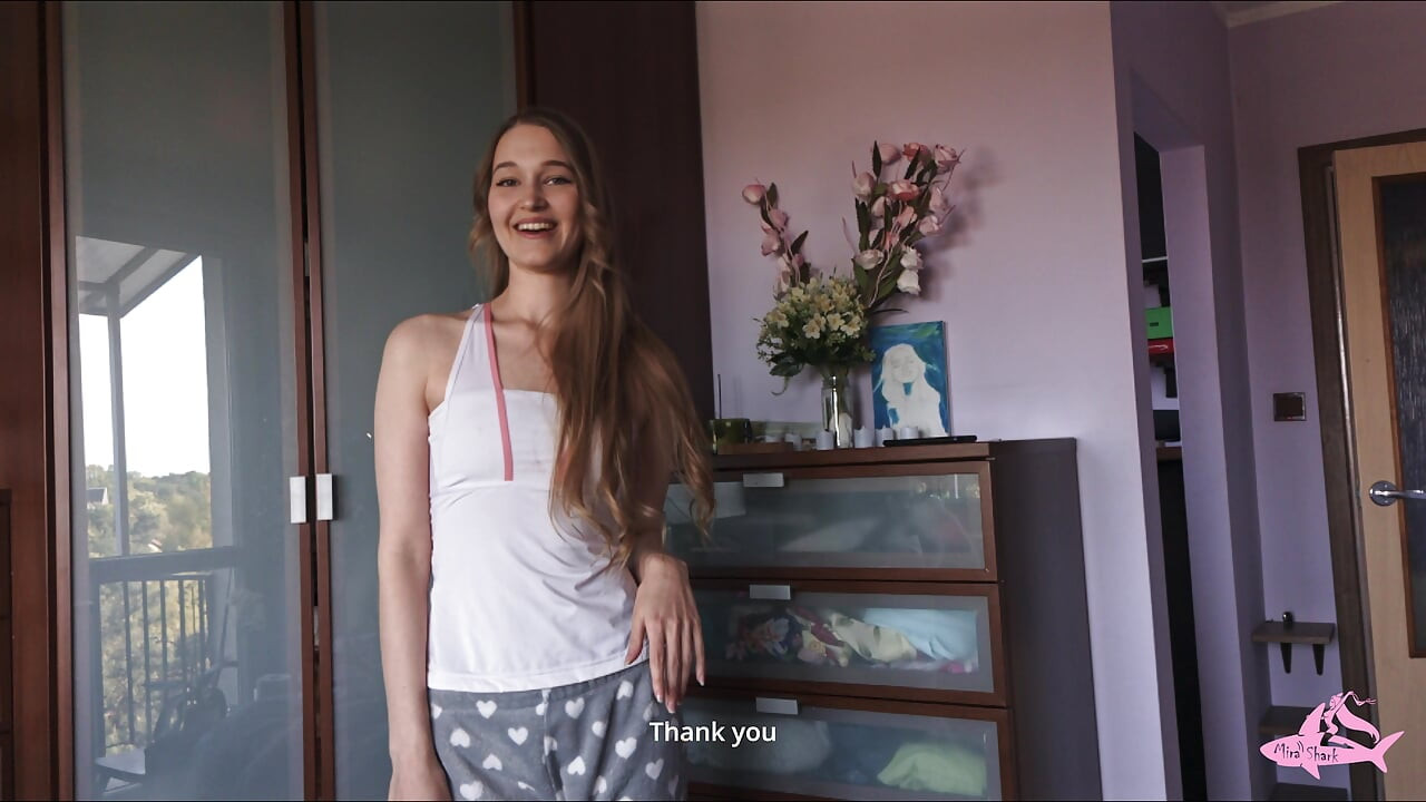 Seksi üvey kız kardeş oyunu kaybetti ama sikimi kazandı