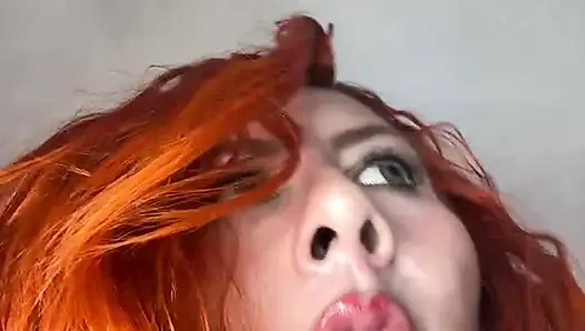 Niki edepsiz fışkırtmalı bir fahişe