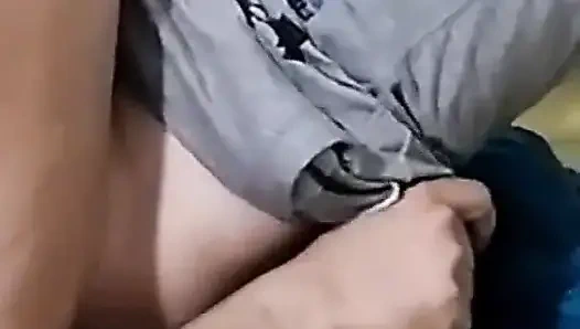 Üvey anne cummy tangasını kokluyor - bu baba değil, senin lanet yükün!