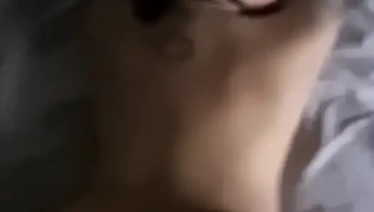 Olgun Venezuelalı kondomsuz bir müşteriyi yedi lol