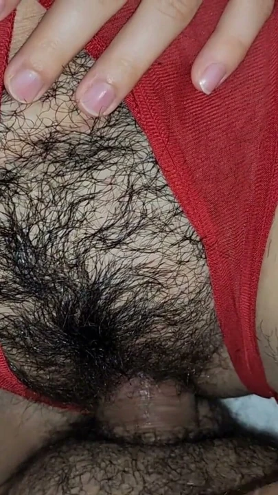 Seksi oluyor ve üvey oğlumu sikiyorum | Klip 1
