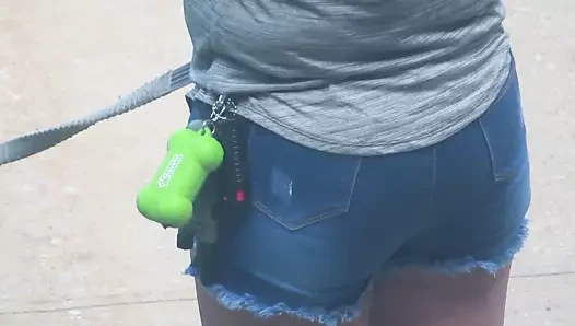 Seksi orta yaşlı seksi kadın göt şort