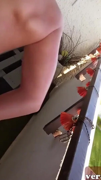 Сногсшибательный момент от "Публичный анальный балкон с немецкой фитнес-моделью в видео от первого лица a2m"