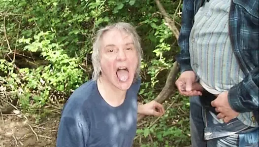 Je fais la lope dans les bois