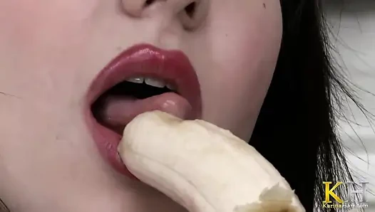 Oda servisi büyük memeli boşalıyor