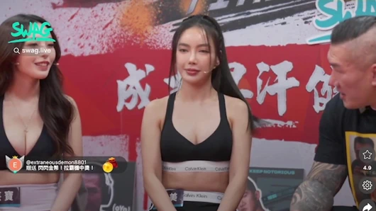 Asyalı yetişkin canlı yayın, spor salonunda seksi yarışmalar.