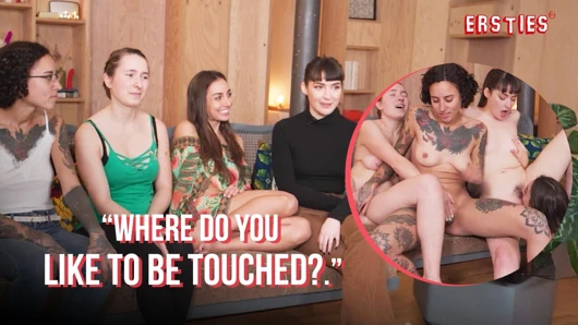 Ersties - ateşli lezbiyen dörtlü seks - seksi bir oyun oynuyor