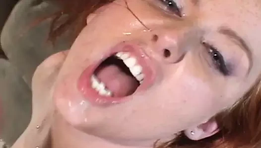 Tobi Pacific'in kızıl saçlı ve büyük bir arzusu var