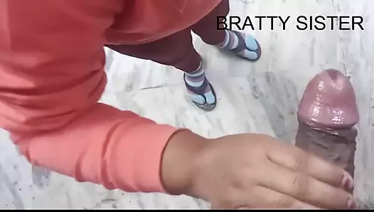 Kız arkadaş ve erkek arkadaş özel odada seks yapıyor