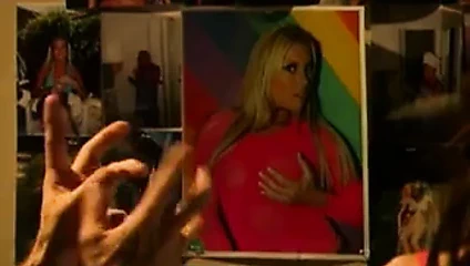 Taylor yağmur olduğunu bir anal sürtük