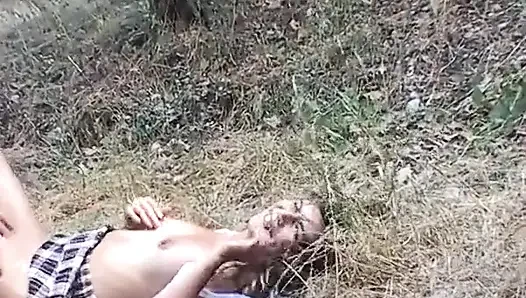 Kırsal kesimden eş değiştirenler bahçede seks yapıyor
