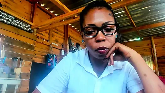 Rol yapma doktor hastanın boşalmasına yardım ediyor...