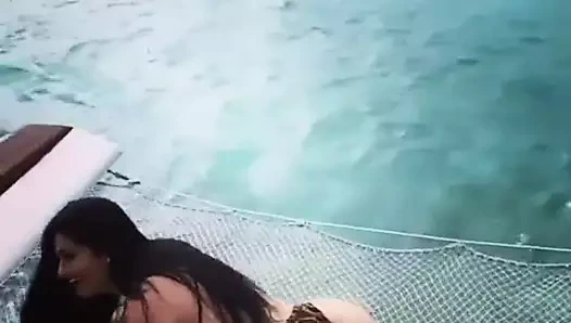 müzikal olarak aşağı