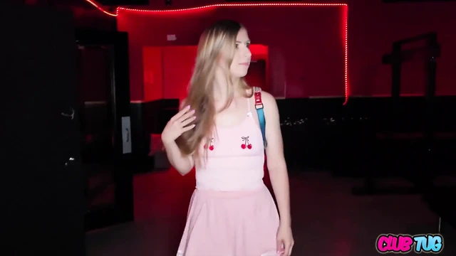 Masum Winter Flynn yetişkin tiyatrosunda mastürbasyon yapıyor!