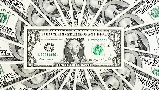 Büyüleyici finansal zihin sikişi! Büyük göğüslerim seni sikecek!