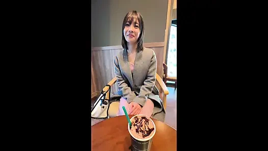 Bölüm 1 "Lütfen arka tarafı doldurun...!" Özel bir pratisyenle evlenen ince güzel evli kadın Umi (29), bekaretli bir kadın olmasına rağmen karşı koyamadı!