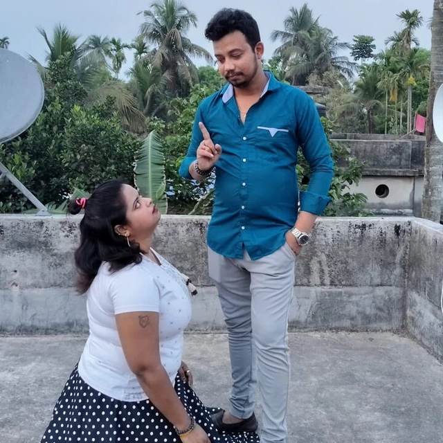 MAKAN MALIK NE TIME PE RENT NA DENE KE KARAN MUJHE CHOD KE WASUL KIYA