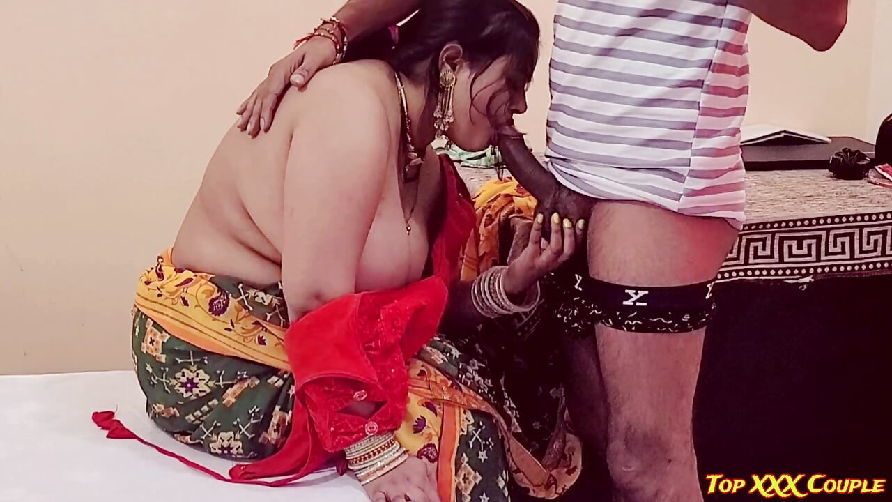 Hot maid enjoyful quick fuck with owner.
