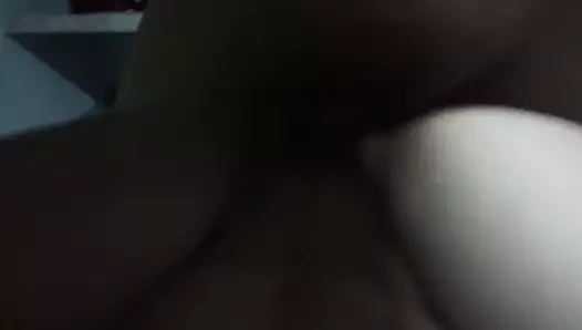 Otra buena cojida a mi putita de mi esposa con amigo