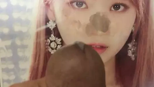 Izone kim chaewon boşalmak haraç boşalmak üzerinde ona yüz 3 kere