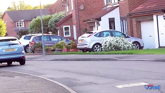 Abbie Price - altı kameralı yalıyor