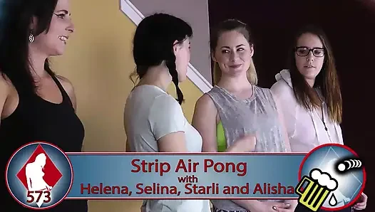 Dört ateşli lezbiyen striptiz hava pong oyunu oynuyor
