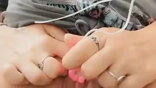 Having a little play with my new vibrator for you lovely lot