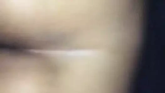 Ipek bir kalın kırmızı büyük boşalma dolu orospu içinde...