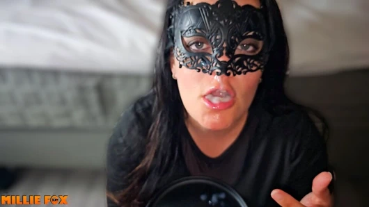 3 gündür kurtarıyormuş! İki kez yutmak zorunda kaldığım o kadar çok döl vardı ki - Millie Fox