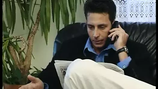 Makler ficken bei der Haus besichtigung die Kundin