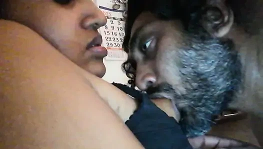 Teyzemin kabarık meme uçlarını azdırıyor