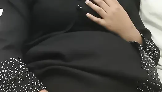 Yatağında büyük götlü kız oyna
