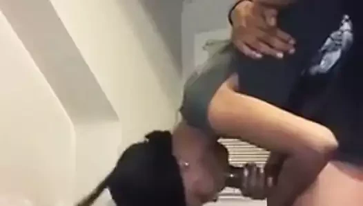 Nasıl yapıldığını gösteren siyah çift