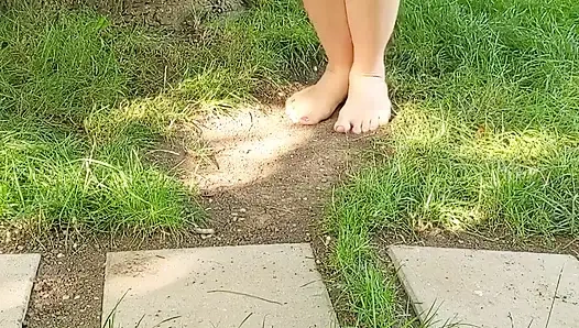 Salıncaklara işiyorum benim için büyülü bir cazibeye sahip