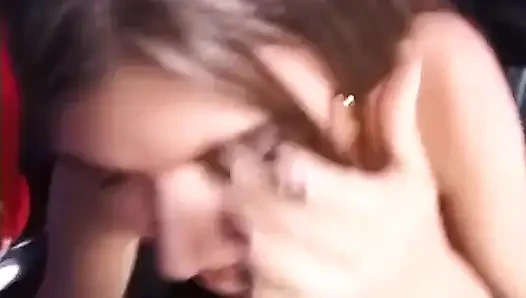 Sevimli sürtük bakış açısıyla yarak emiyor