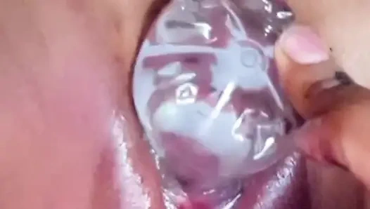 Mantasha Idrisi büyük büyük şişe ilk kez