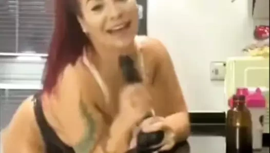 Derin boğaz büyük siyah yapay penis