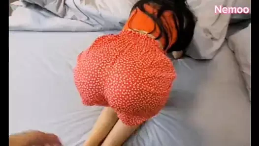 Kahve içmek için komşuma gittim ve amcığıma şişman bir yarak aldım